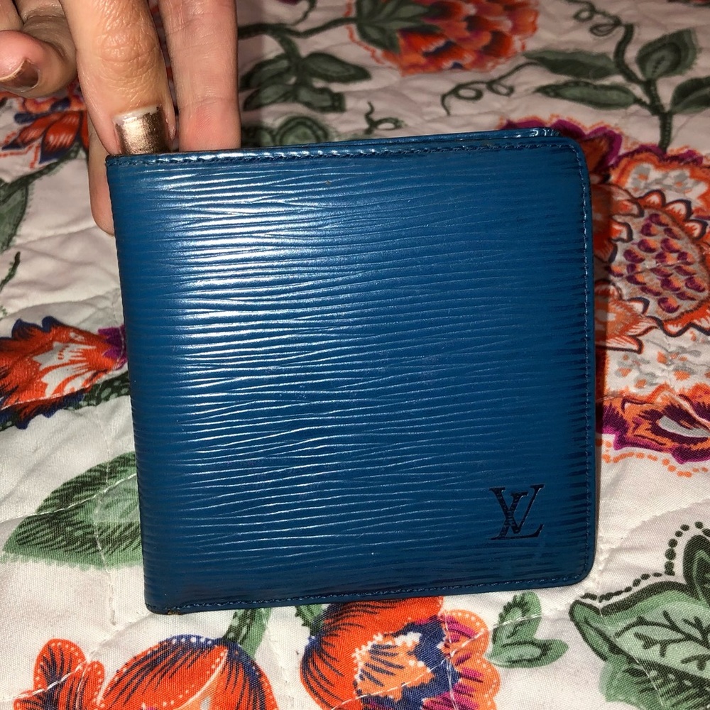 Louis Vuitton AUTHENTIC Vintage Blue Marco Epi Leather Bifold Wallet